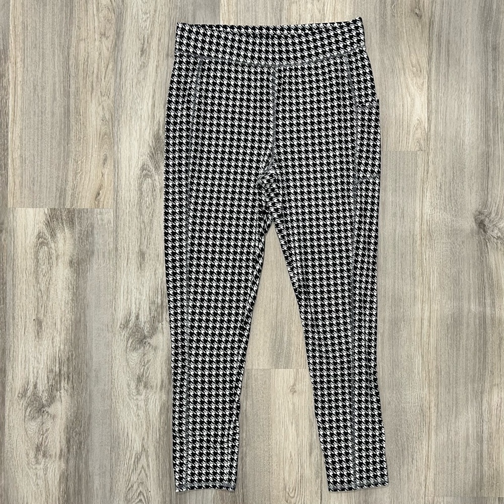Denim&Co Black and White Houndstooth Leggings